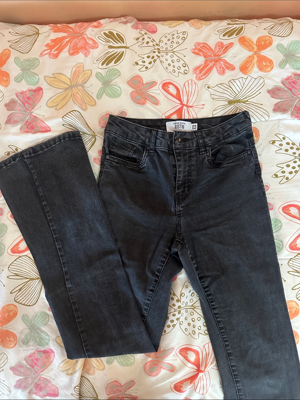 refuge Women’s Dark Gray Flare Jeans